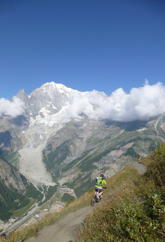 Mont Blanc : Quelle vue sur ce premier sentier en balcon