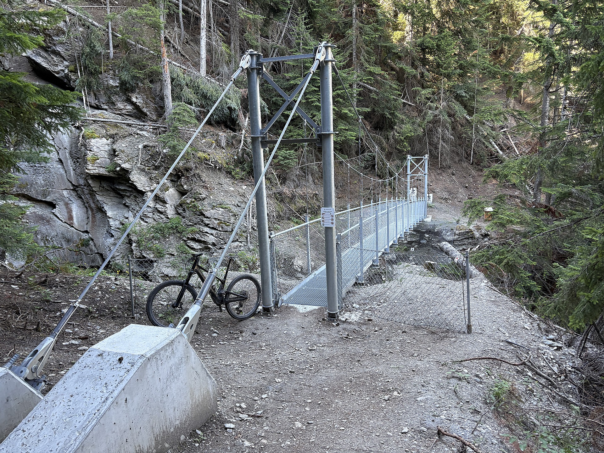 La deuxième passerelle.