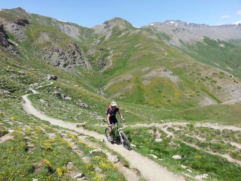 Sous le lac : en direction d'Aiguilles