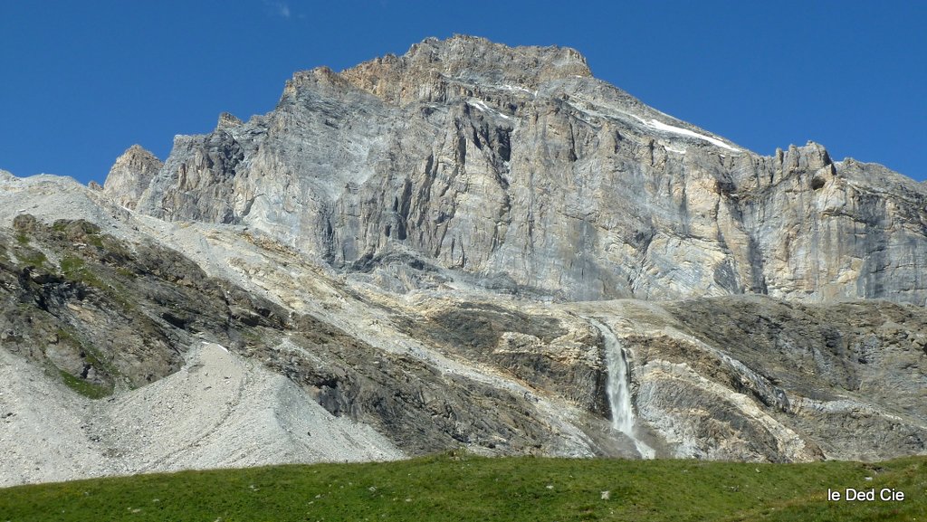 verticalité : Granta Parei. Rien à envier aux Dolomites!