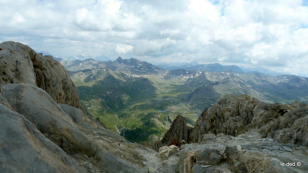 Panorama : Plein Est. Mont Thabor, Rois Mages