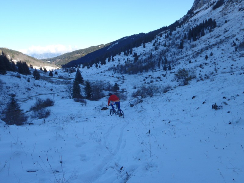#9 Descente sur Morsulaz. : Toute la descente sur le VTT ou presque. Descente sur Morsulaz. : Toute la descente sur le VTT ou presque.