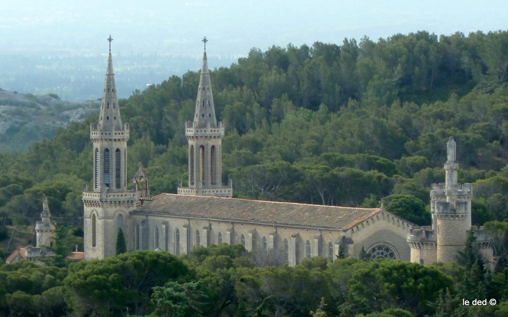 Abbaye : St Michel de Frigolet. Un oasis de paix, de pèlerinages et de prières.