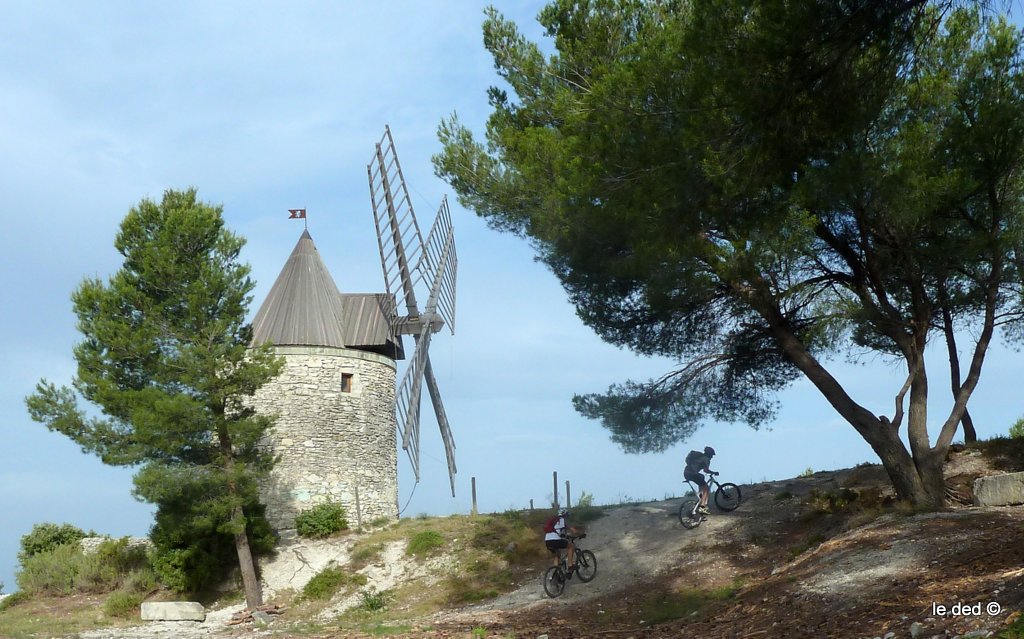le moulin Bonnet : ce n'est pas celui d'Alphonse Daudet mais la grimpette est bien réelle!