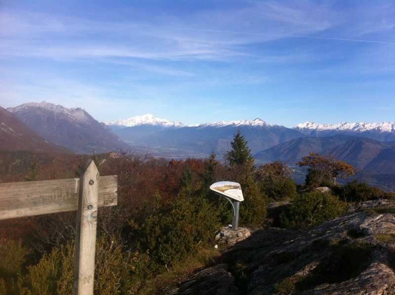 Roche du Guet : La Lauziere et le Mt Blanc