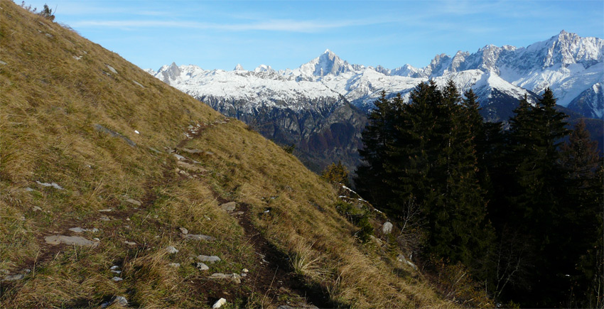 Balcon Frioland : Dans le retro, aiguilles rouges et massif du Mont Blanc