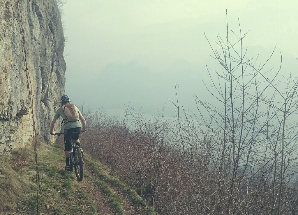 #5 Sous les rochers des Molliats Sous les rochers des Molliats