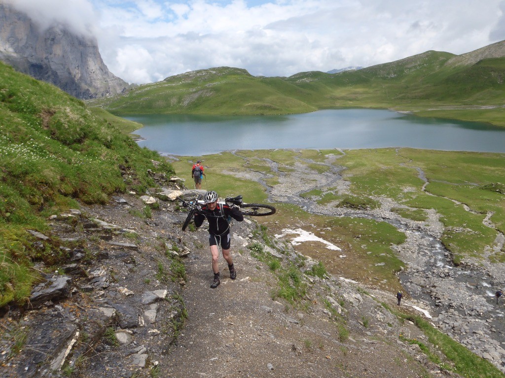Lac d'Anterne : Montée en portage et descente (NR).