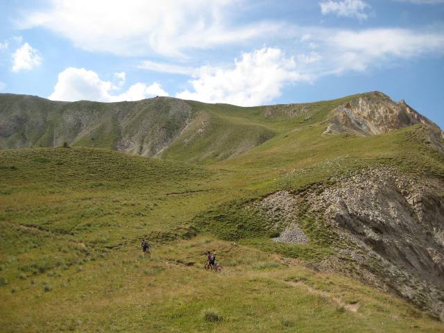 Pic de Charance : Herbe verte et marmottes sont de la partie.
