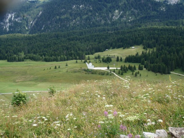 Col des Glières : le monument de la Résistance, un peu trop de béton...