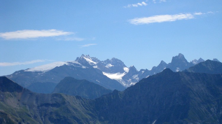 #6 Ecrins saupoudrés : On voit bien le Glacier de la Selle, les Têtes du replat et le Rateau Ecrins saupoudrés : On voit bien le Glacier de la Selle, les Têtes du replat et le Rateau