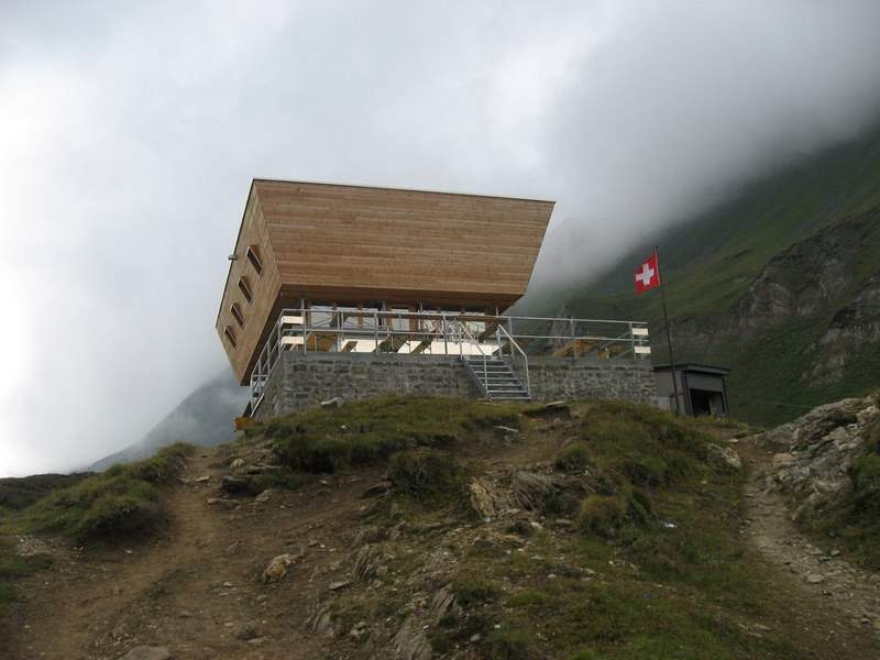 Cabane Corno-Gries : La cabane CAS Corno-Gries sous le Cornopass