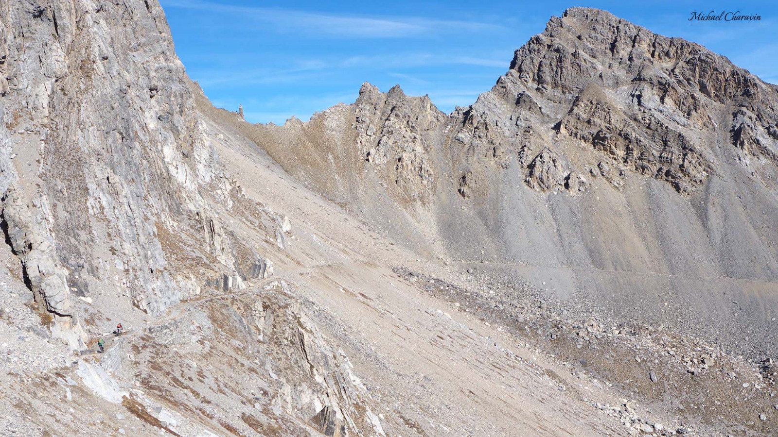 Une fois le Passo Rocca Brancia franchit, c'est plus de 1400 m de descente qui nous attendent