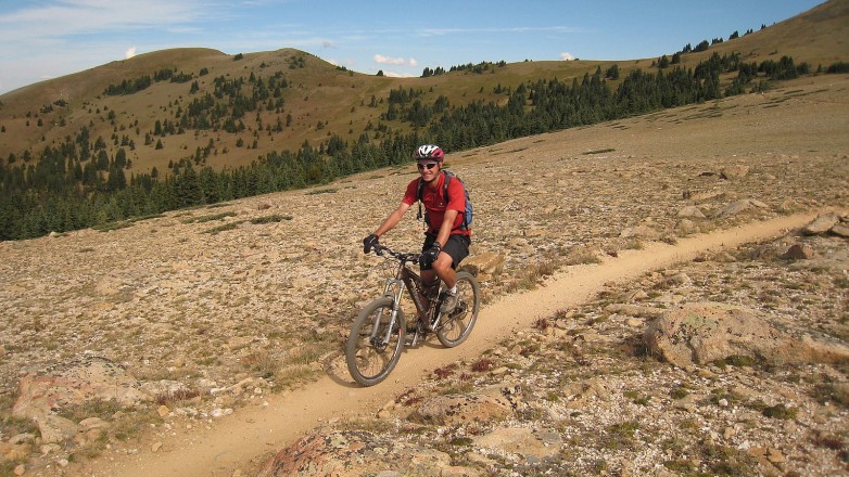 Monarch Crest Trail : Le sentier suit la crête