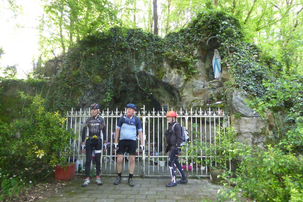 Une petite visite à la Grotte de Lourdes à Haute Jarrie.