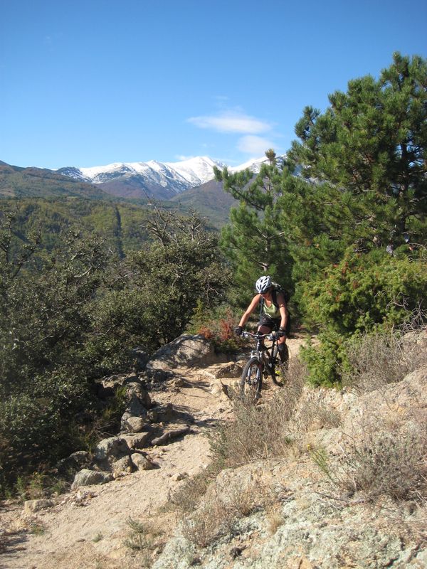 Vue sur le massif du Canigou : Il y a des portions propres aussi ;-)