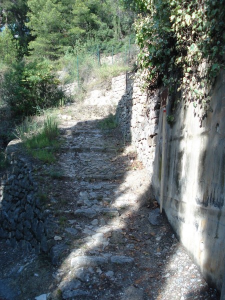 #25 Final sur Menton : Des escaliers réveillent le VTTiste endormi Final sur Menton : Des escaliers réveillent le VTTiste endormi