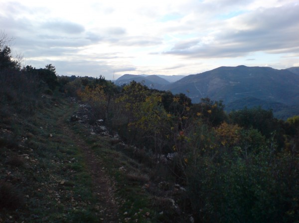 GR51 sur le plateau : Le sentier du GR51