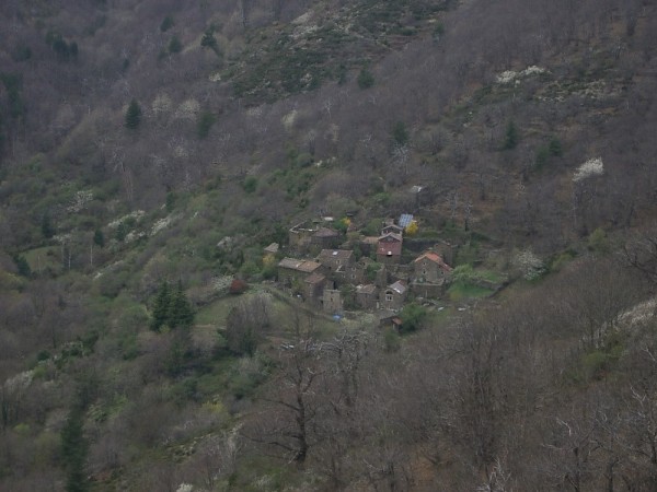Village de Coulis en contre bas que l'on rejoint plus tard