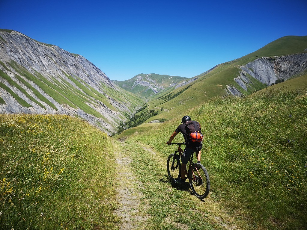#12 le long vallon de la vallette le long vallon de la vallette