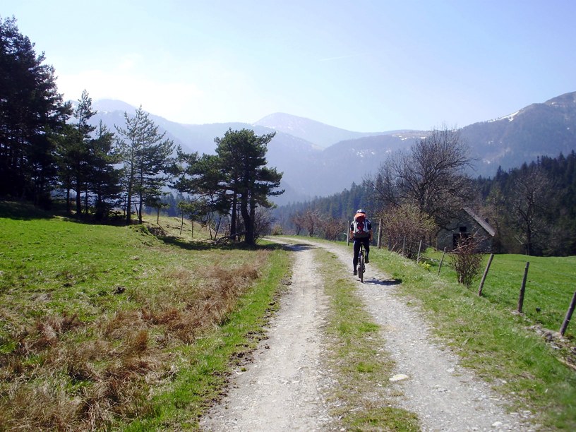 Après le col : C'est encore sec, mais on va pas tarder à gadouiller!