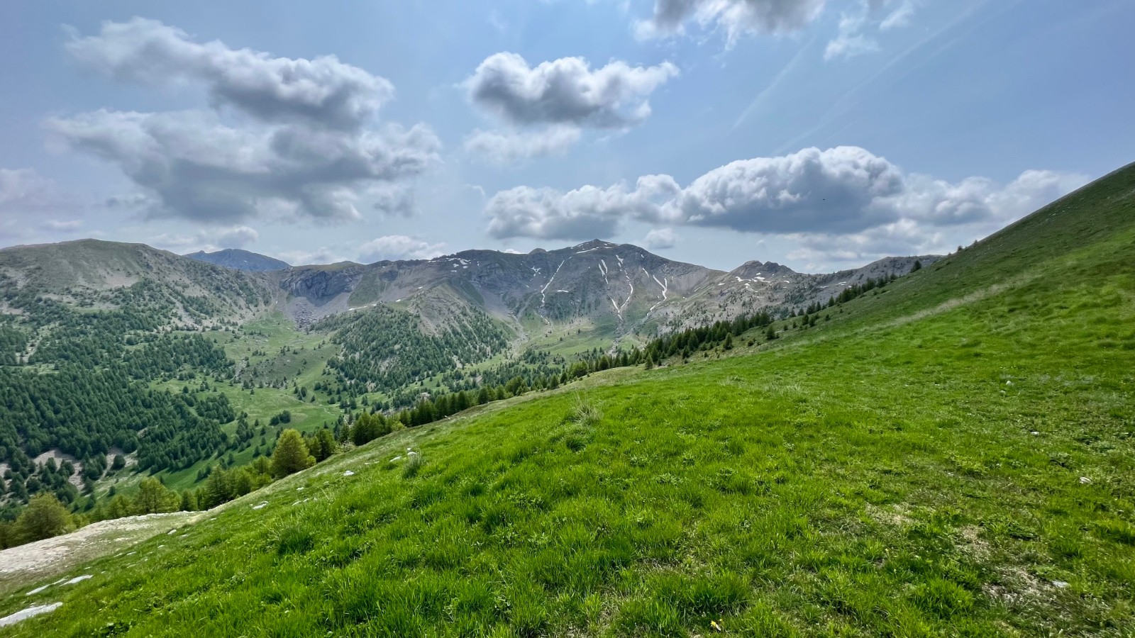 #17 Tête de Valplane surplombant son vallon Tête de Valplane surplombant son vallon
