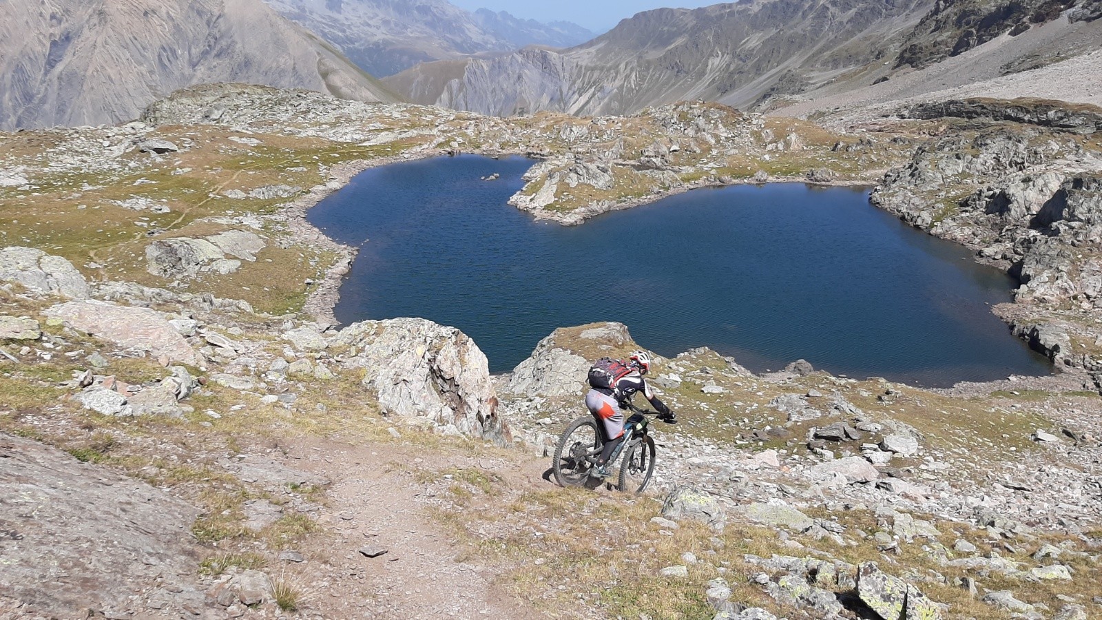 Plongée sur le lac de la Jasse 