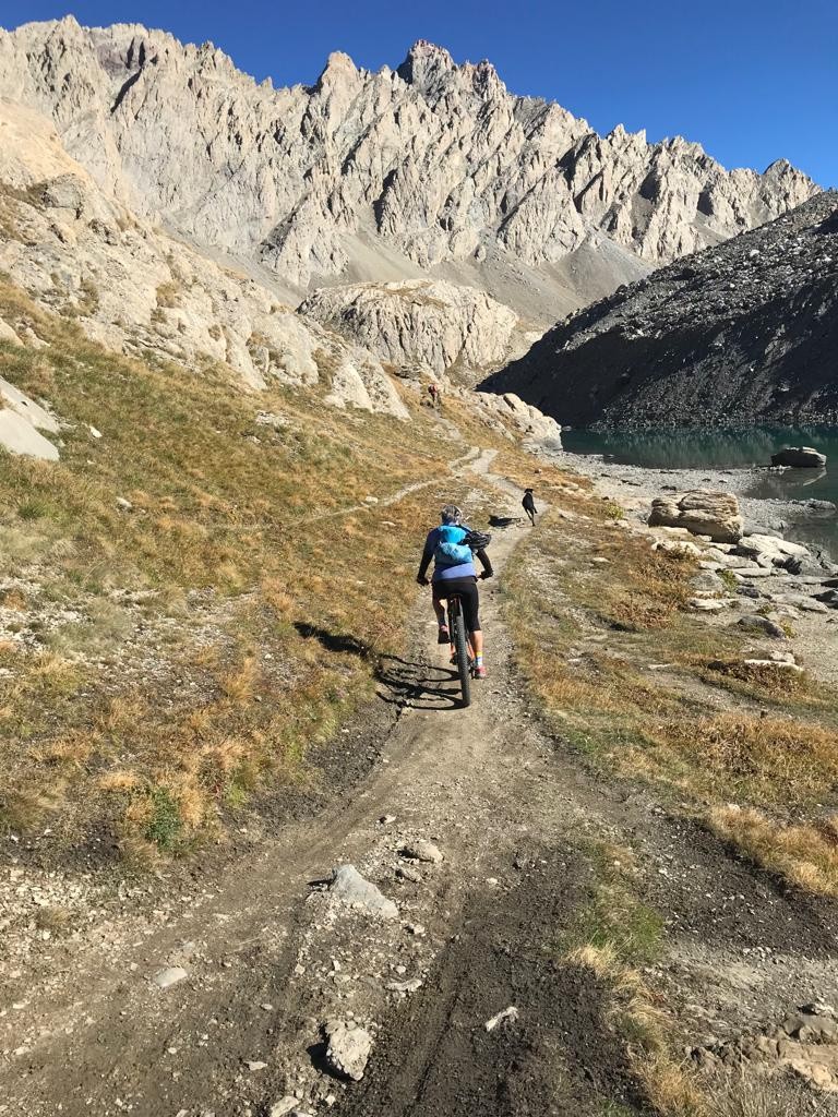 #3 Montée en douceur sur la rive du lac Long. Montée en douceur sur la rive du lac Long.