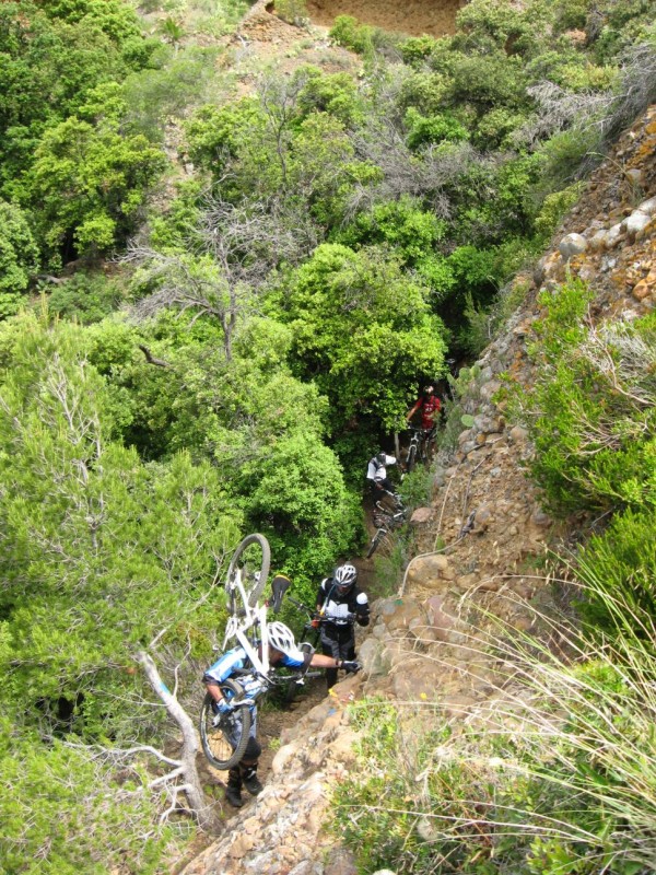Portage : Le passage ou il faut s'aider des cordes