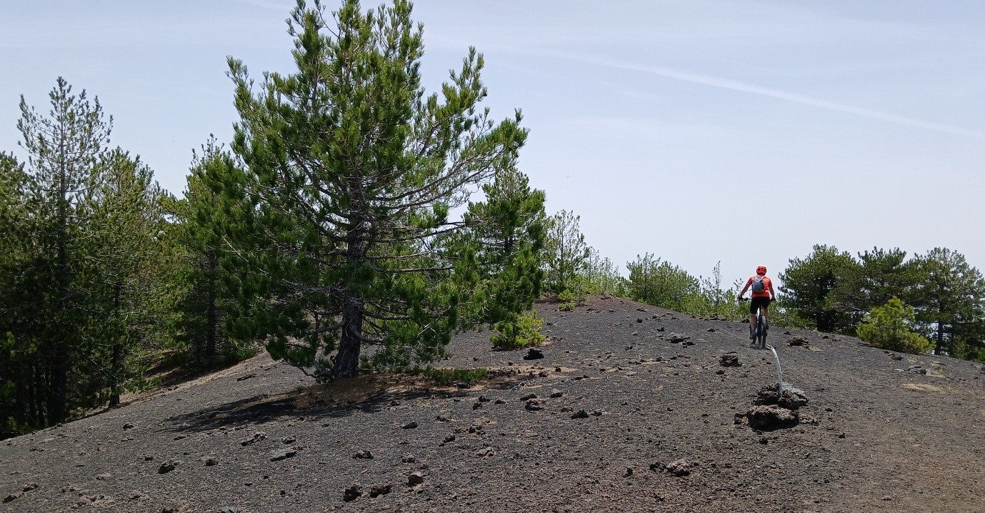 T2 Sur le volcan du Monte Capre.