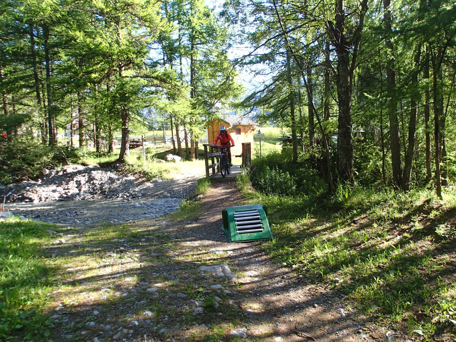 Chtite passerelle avant d'attaquer la piste...