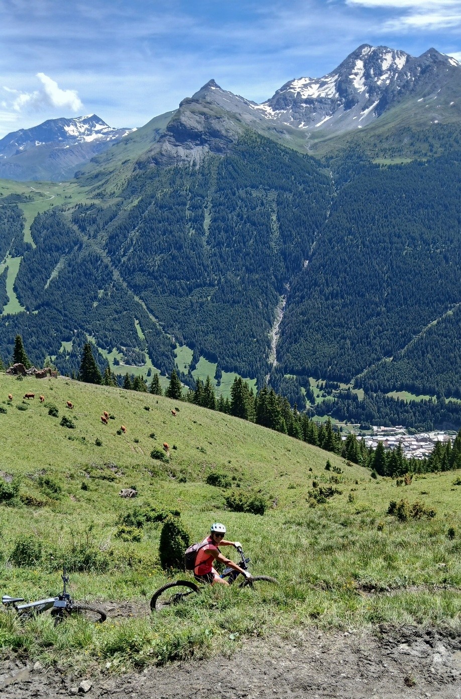 Départ  étroit terrain  raide, 600m plus bas Lanslebourg.