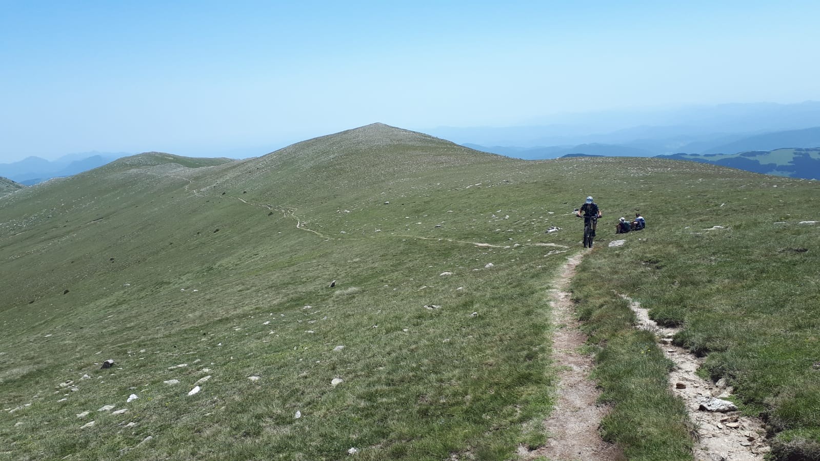 Sentier magnifique en écharpe 