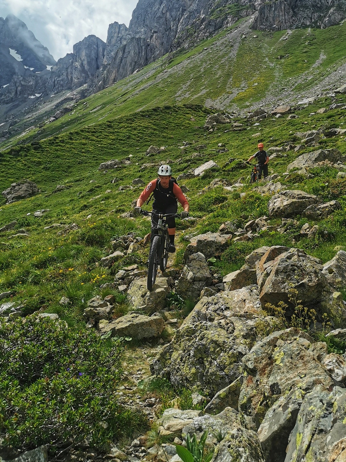   Bas de la descente de la Cicle