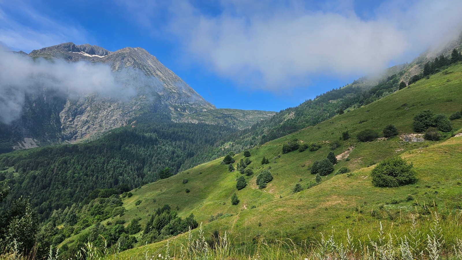  Début de la piste vers le refuge