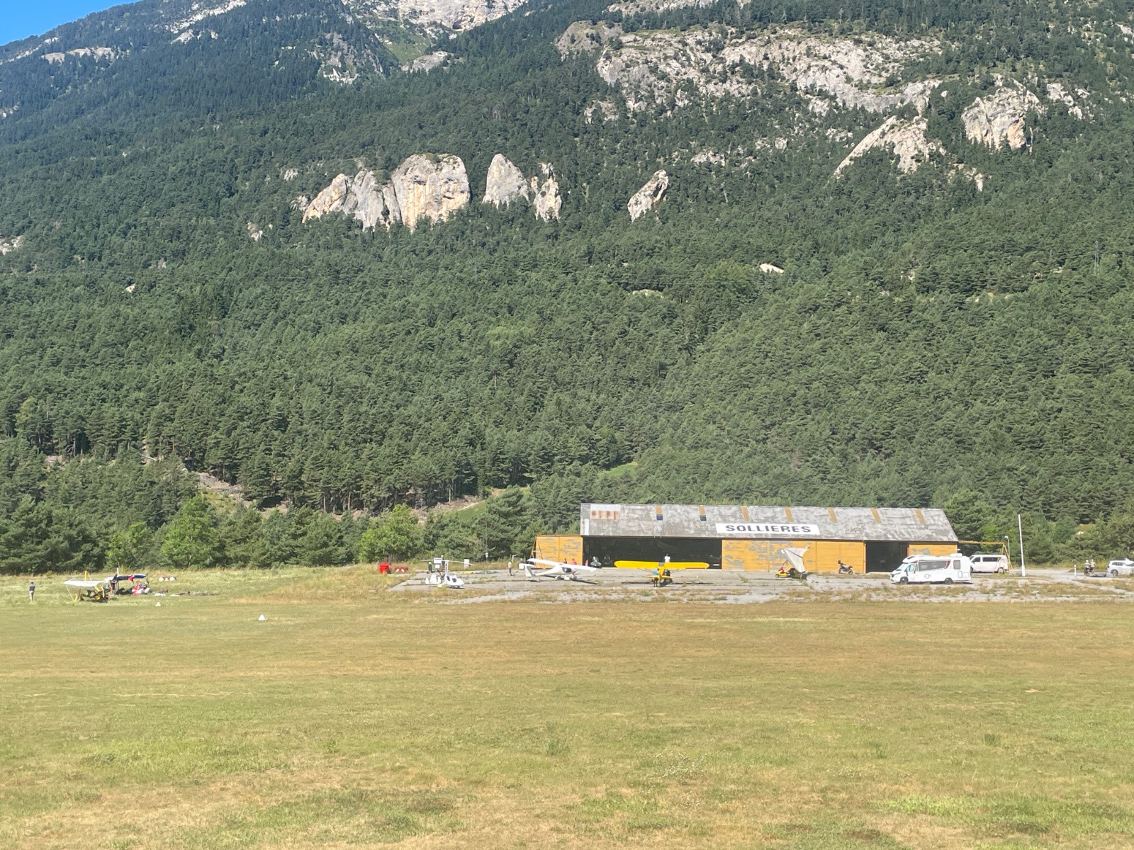 Y'a de l'activité à l'aérodrome de Sollières !