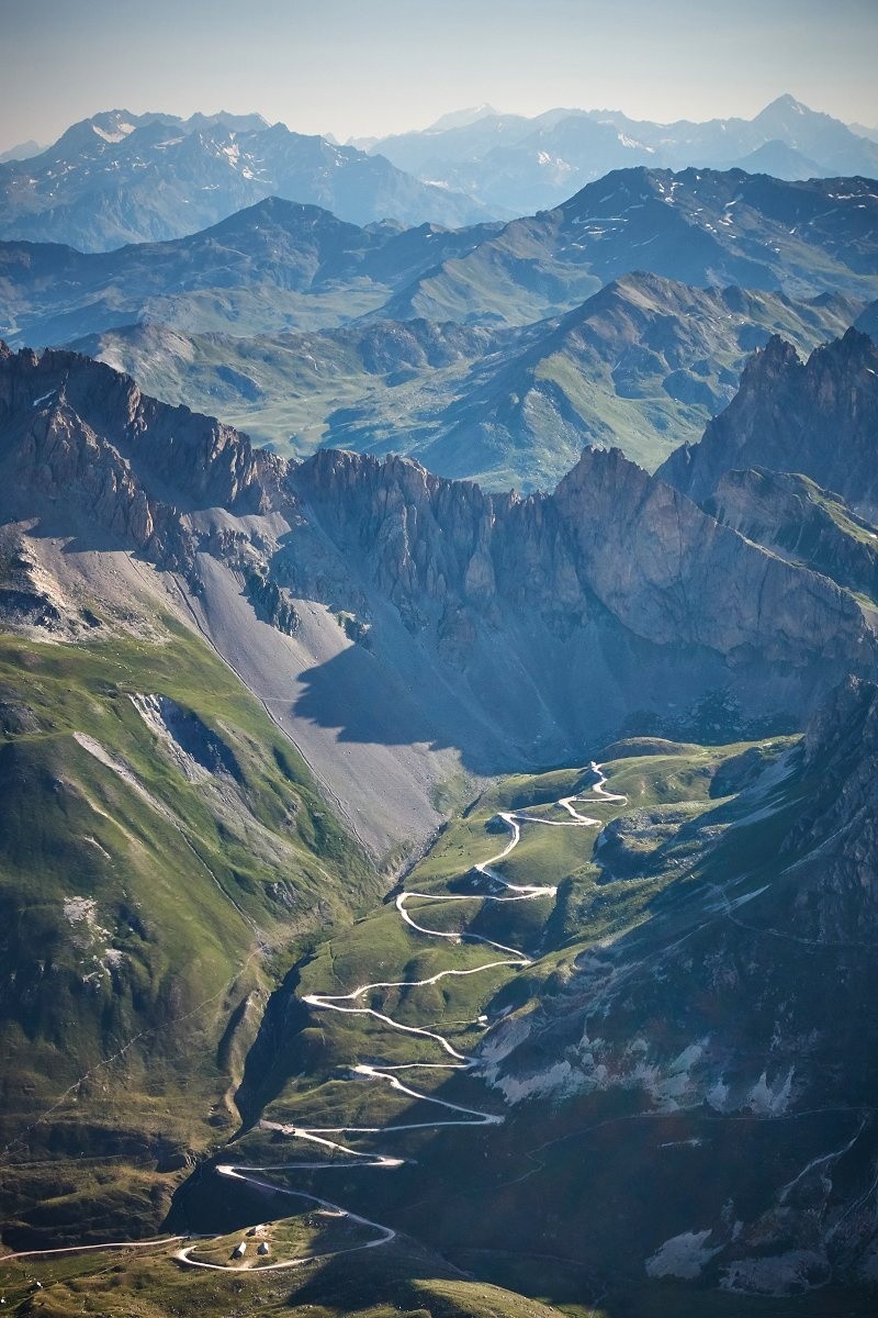 Les lacets de l'Alpe ? Non, ceux du col des Rochilles !