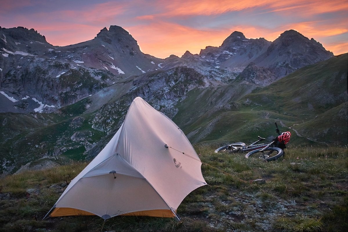 Bivouac devant l'objectif du lendemain (Grand Galibier)