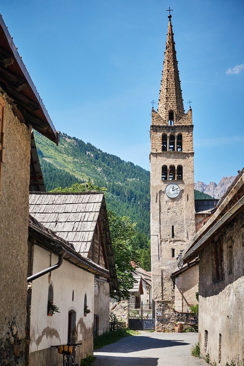 Névache, seul ravito de la boucle.