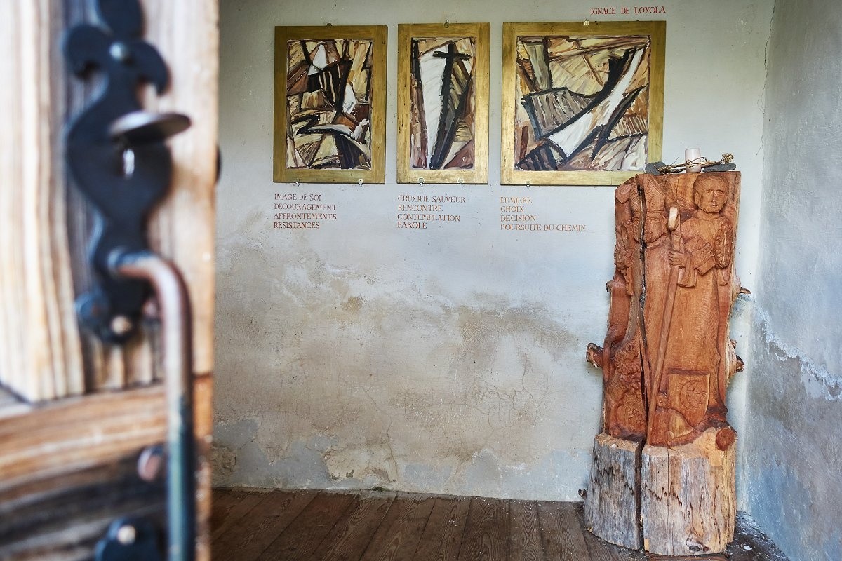 Chapelle de Saint Ignasse (aux Drayères). A chaque fois que je passe dans le coin, je viens faire quelques incantations pour soigner ma calvitie ! Saint \