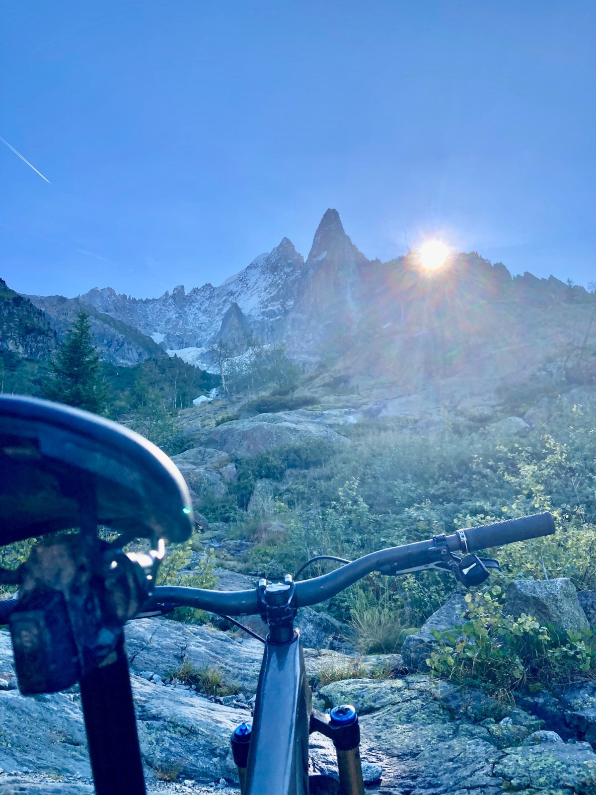 Lève de soleil derrière les Drus