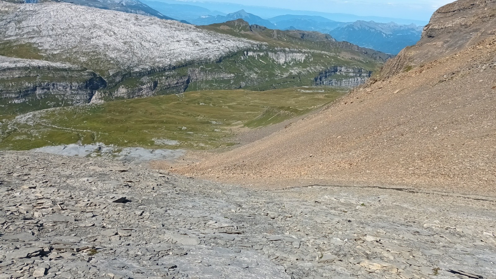 Vue sur le Desert de Platé.