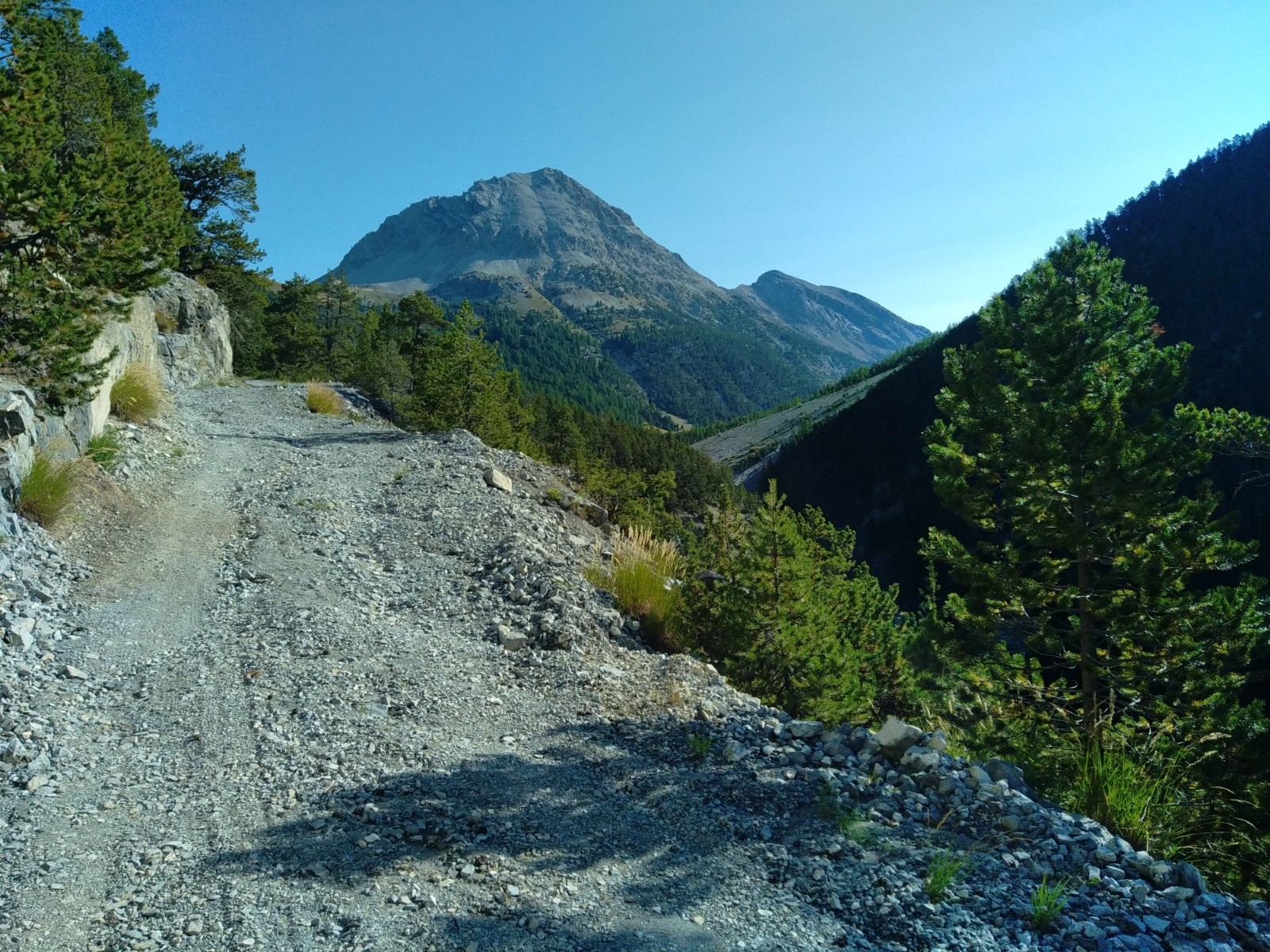  Col des acles à gauche 