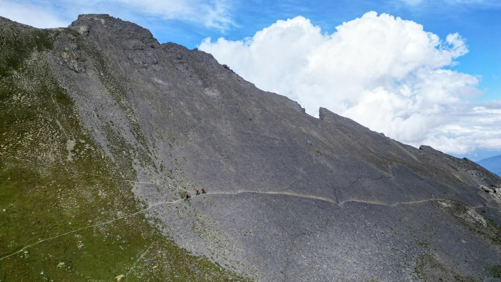 Traversée sous le Monte Soubeyran