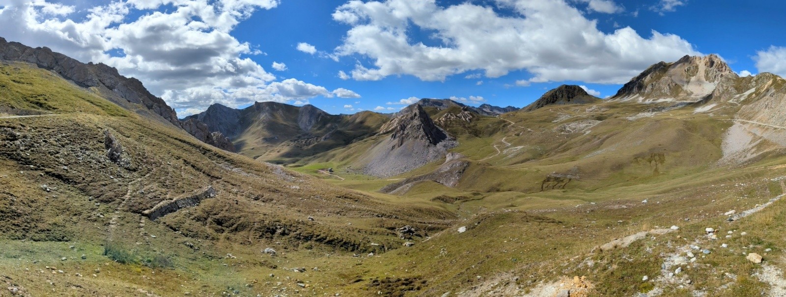  Les vallons se succèdent et descendant sur le Val Stura