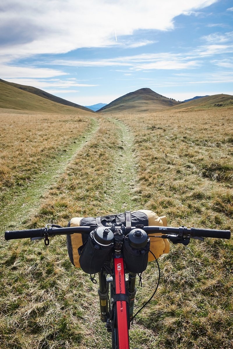 Sur l'altiplano entre la Tête de Giarons et les Cluots, avec un petit air de massif des Monges, voire de steppe mongole...