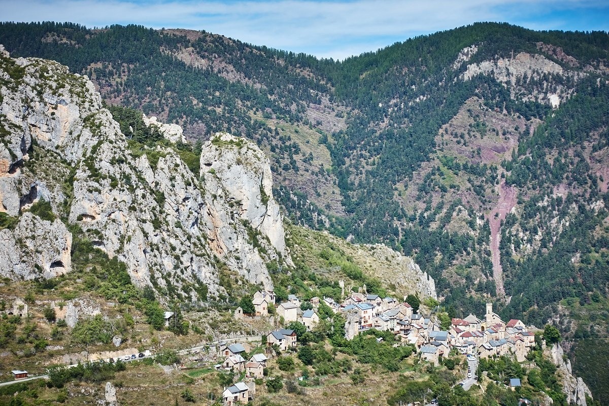 Roubion, l'un des plus beaux villages perchés des AM (mais bon, je ne suis pas objctif !)