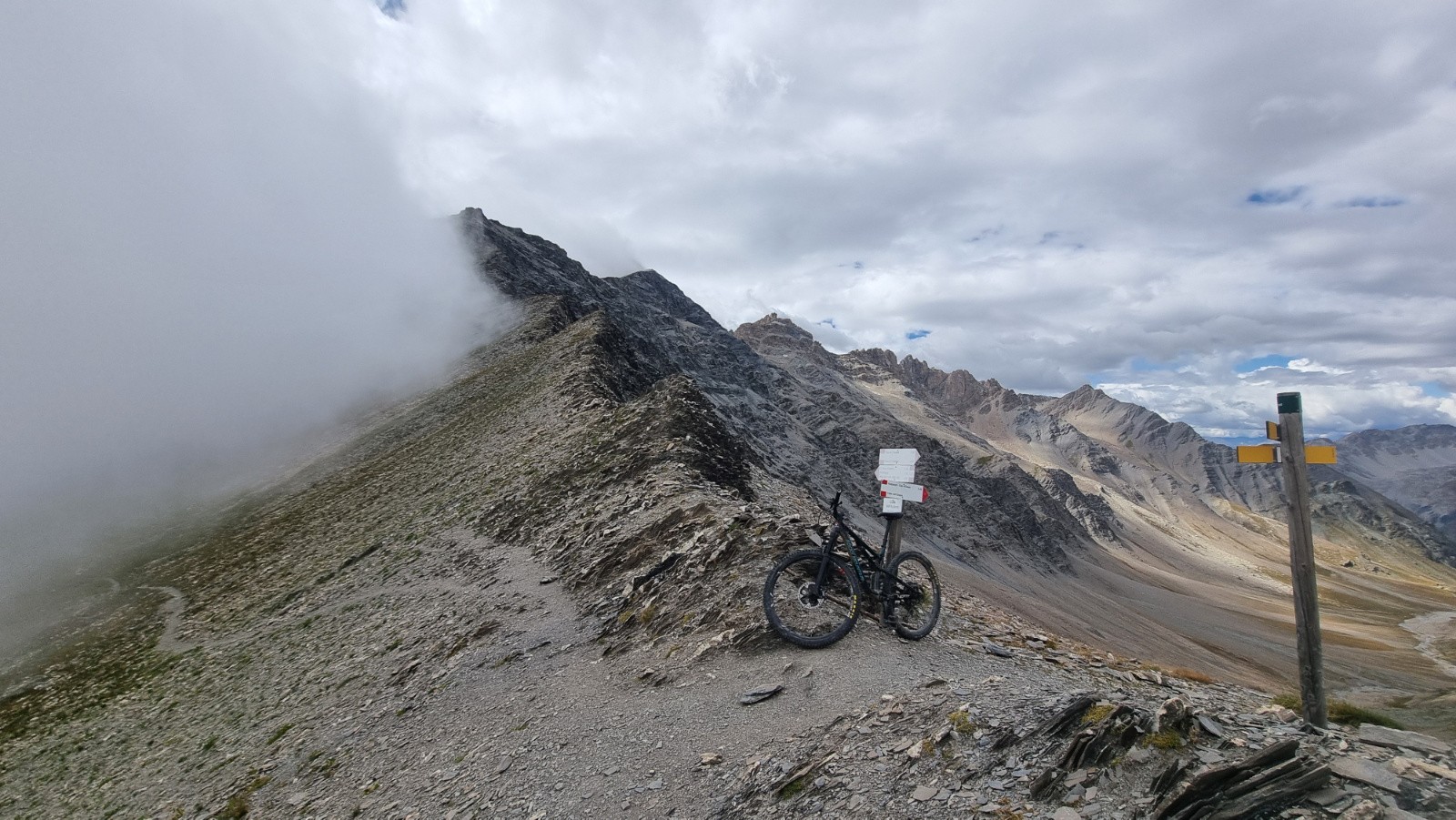 Col del l'Autaret joue avec la nebbia 