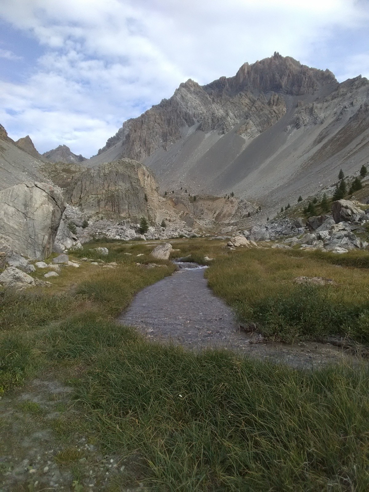 J2 : Montée dans le vallon des Houerts 