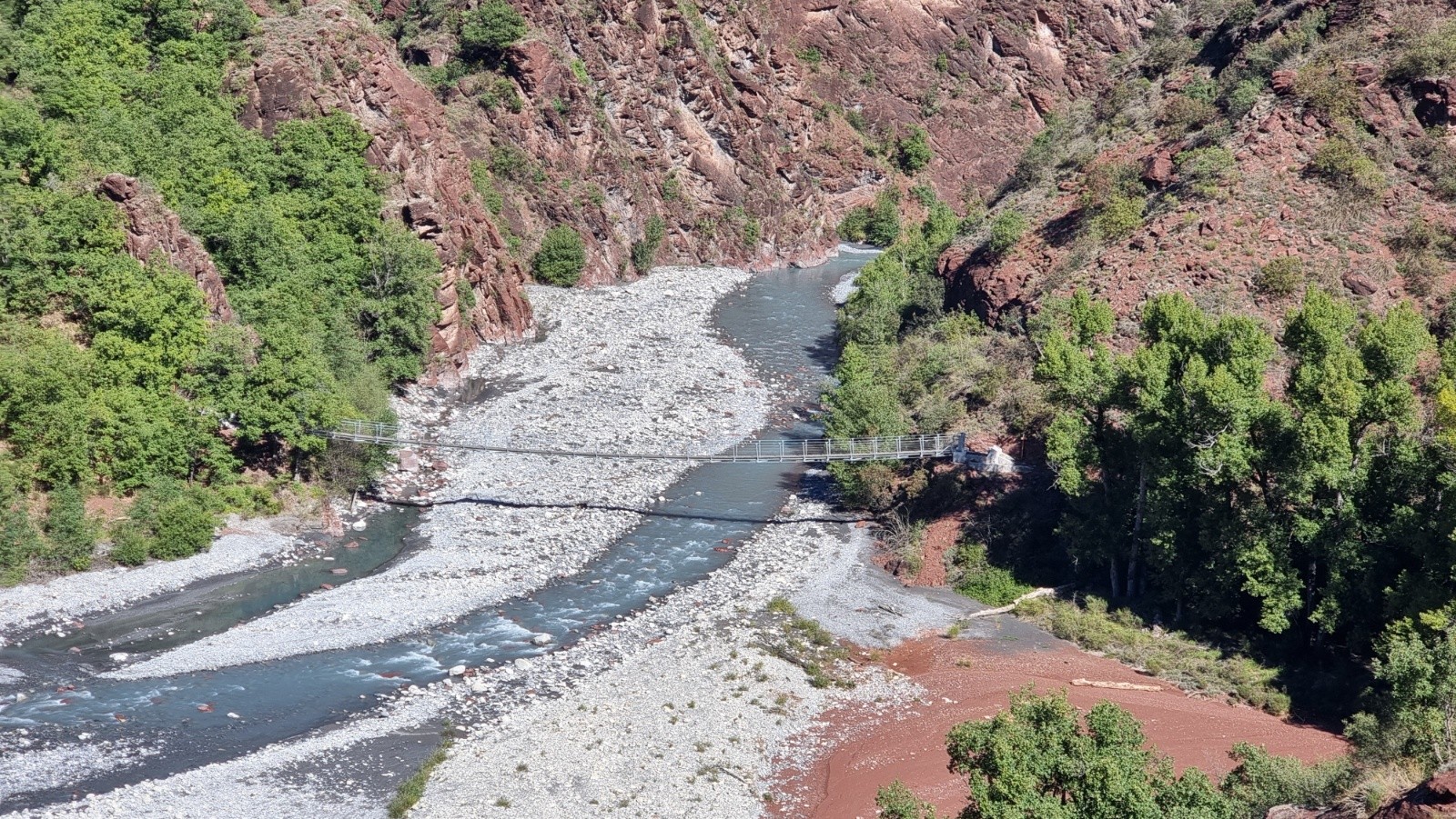 La passerelle (toute récente) sur le Var